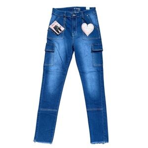 NWT Heart & Lovely Skinny Blue Jeans with Chain Size 7